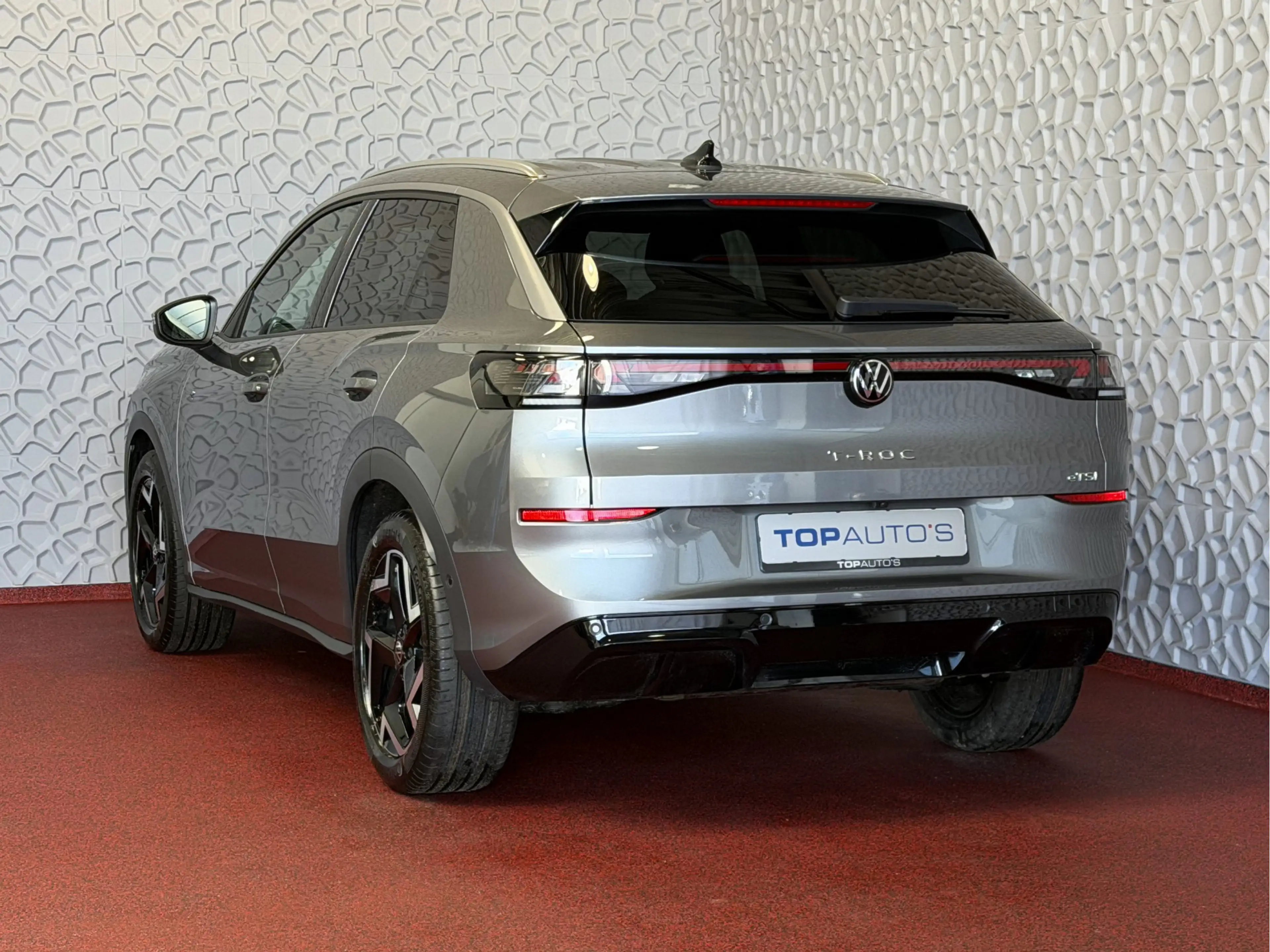 Volkswagen T-Roc 1.5 eTsi 150PK R-LINE EDITION VW.TREKHAAK IQ LED/G — photo 2