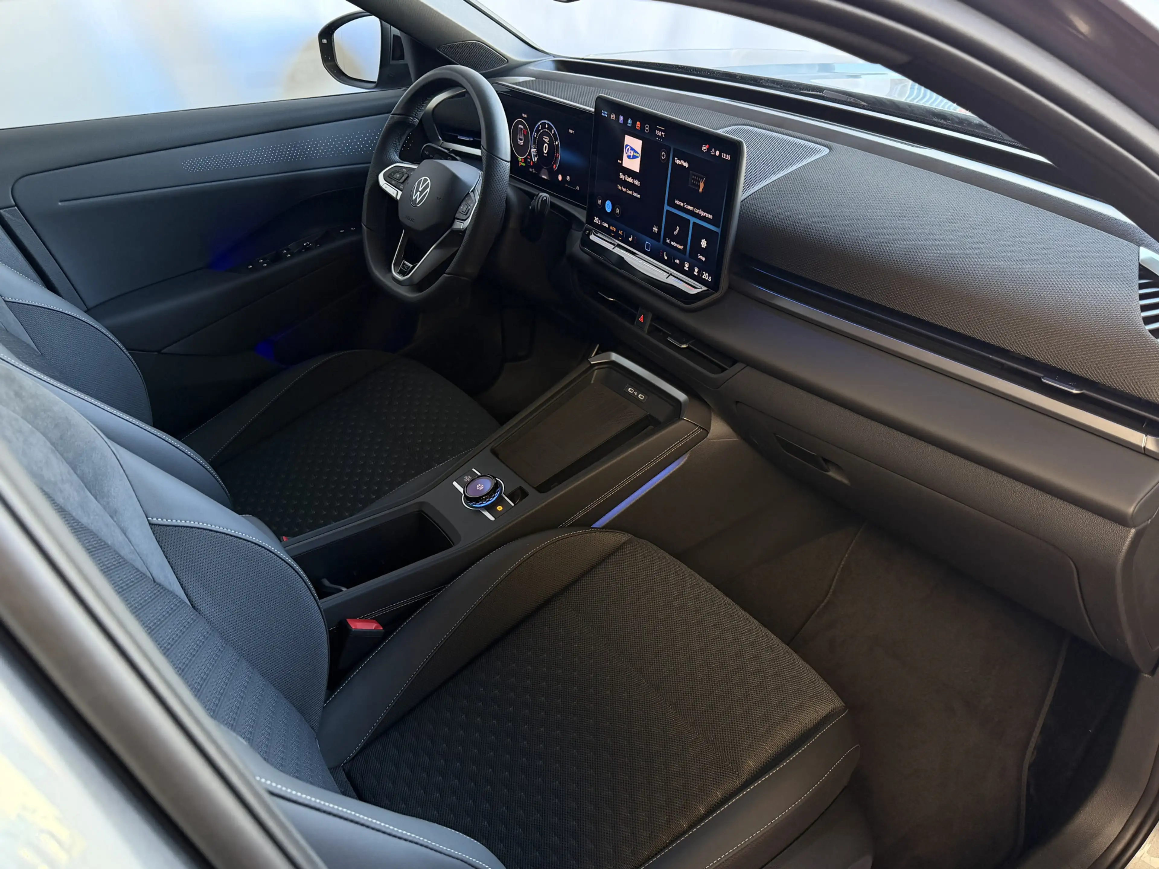 Volkswagen T-Roc 1.5 eTsi 150PK R-LINE EDITION VW.TREKHAAK IQ LED/G — photo 28