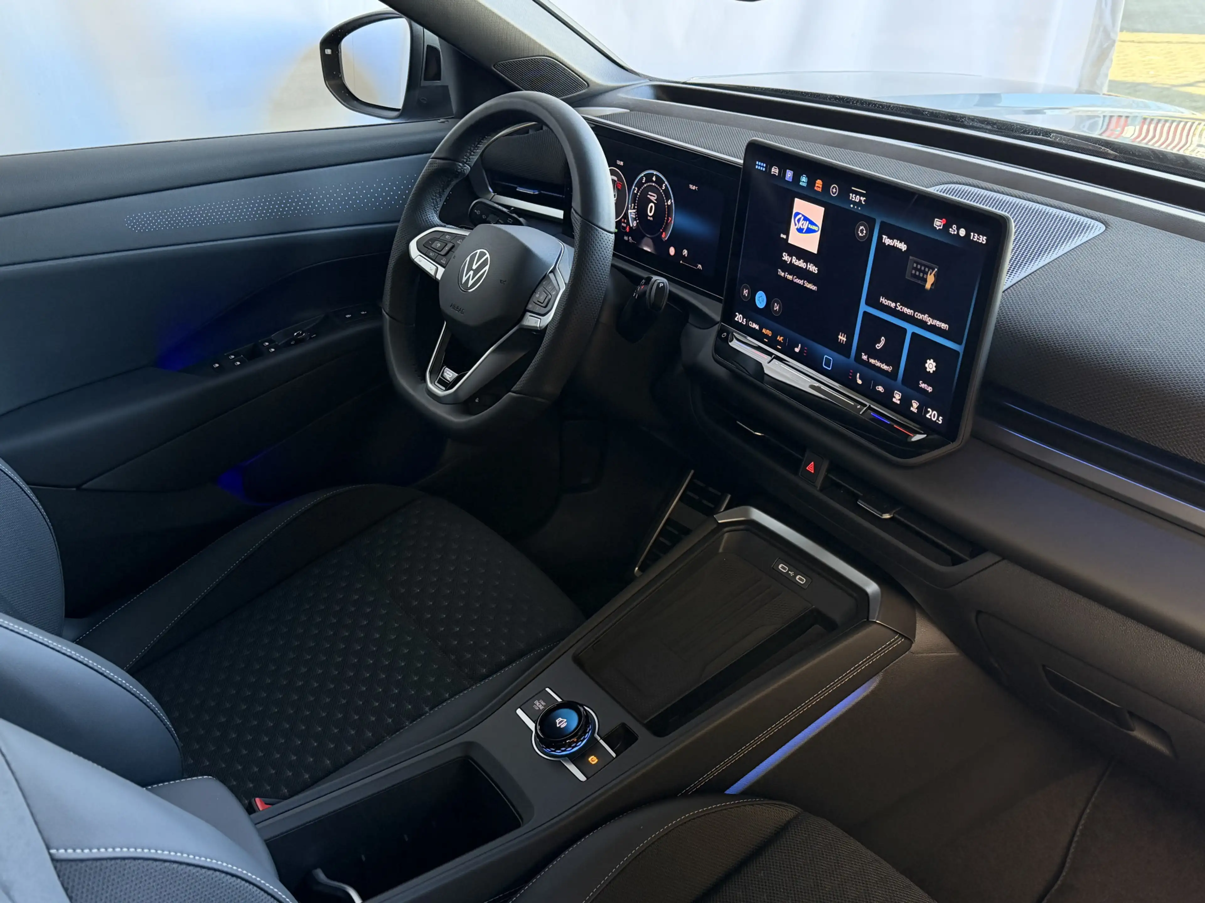 Volkswagen T-Roc 1.5 eTsi 150PK R-LINE EDITION VW.TREKHAAK IQ LED/G — photo 31