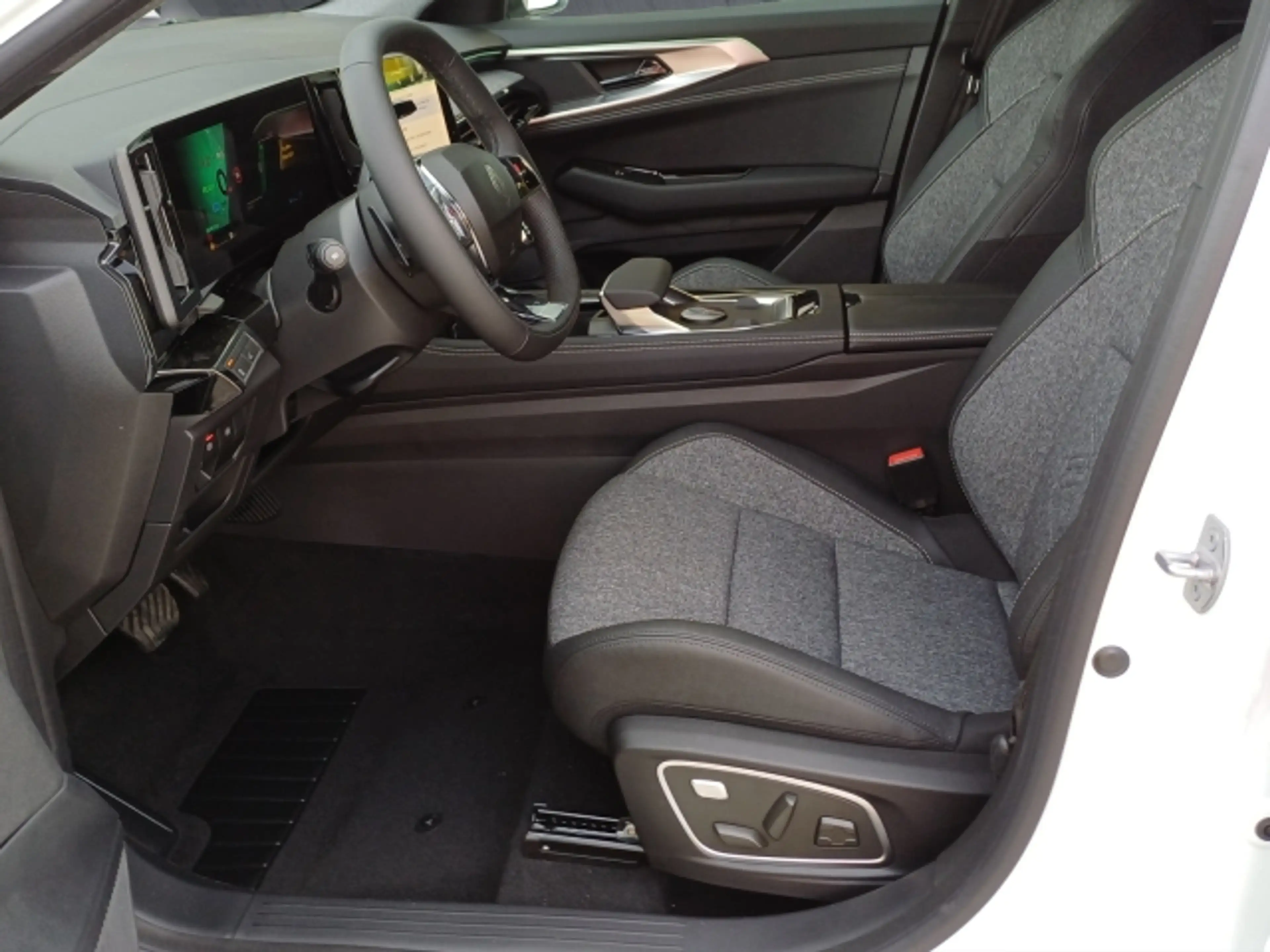 Renault Austral Techno Full Hybrid E-Tech 200 !! Prompt verfügbar — photo 6
