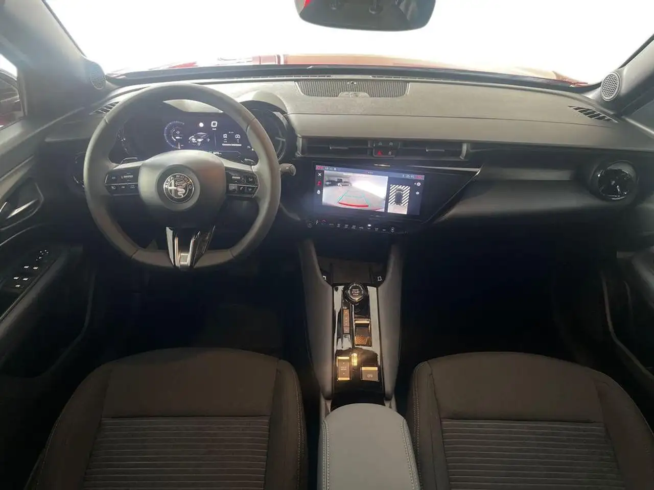 Alfa Romeo Junior 2025 — фото 15