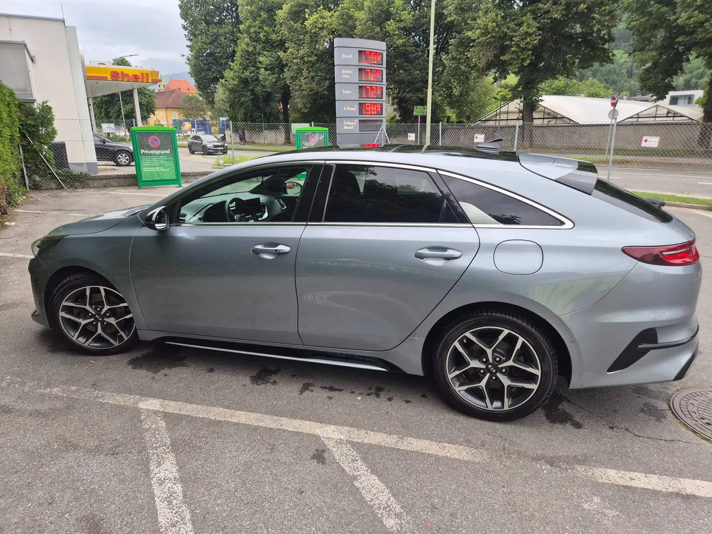 Kia ProCeed / pro_cee'd pro ceed 1,5 TGDI 48V GPF GT-Line DCT GT-Line Grau - 2