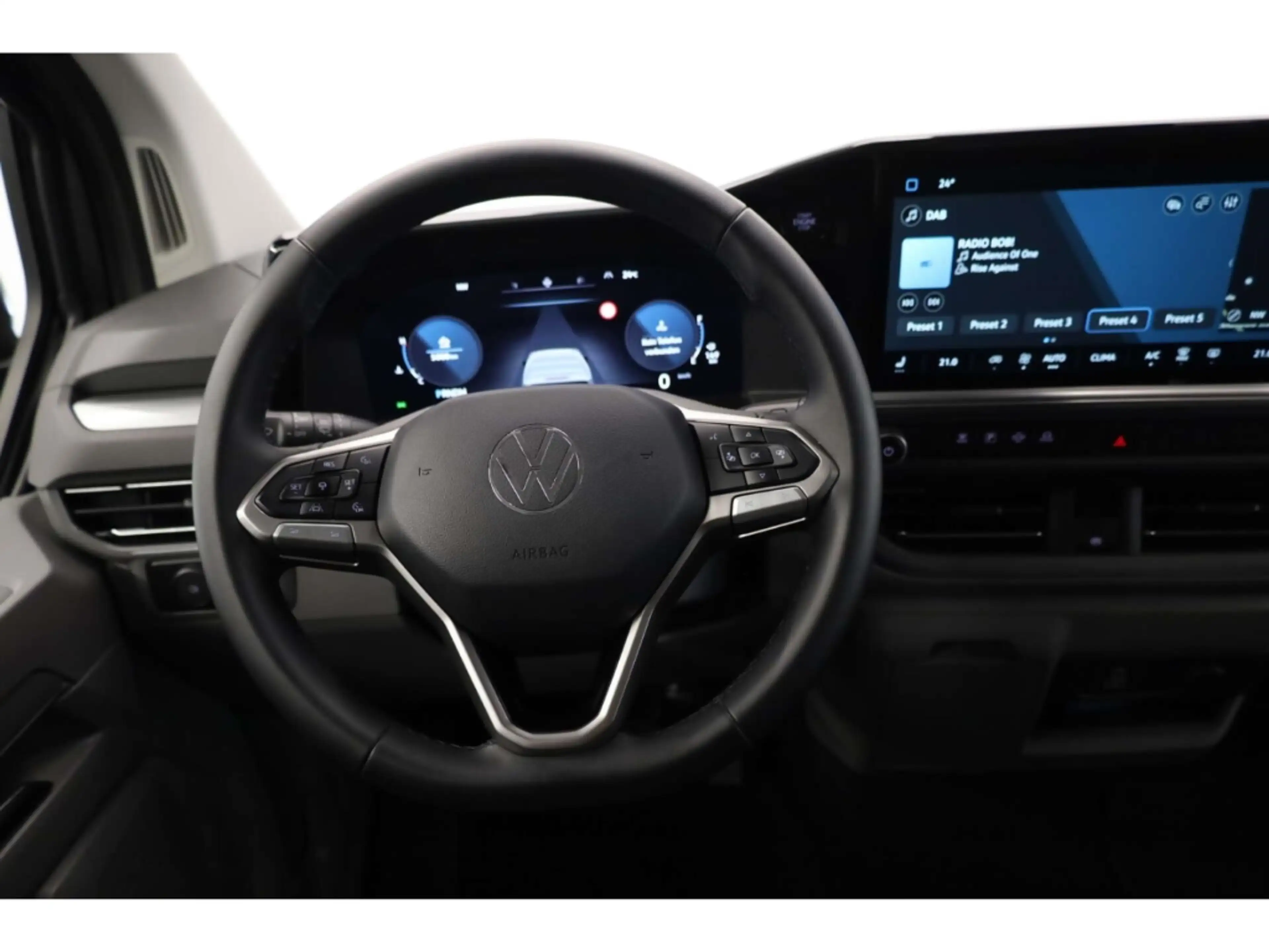 Volkswagen T7 Caravelle 2.0TDI Life — photo 9