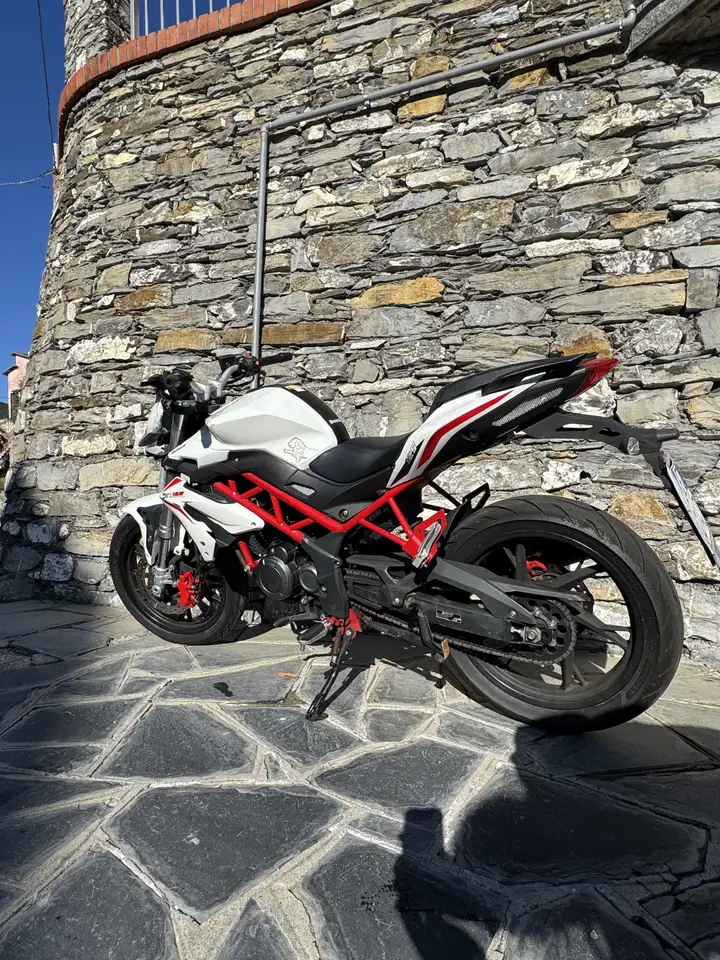 Benelli BN 125