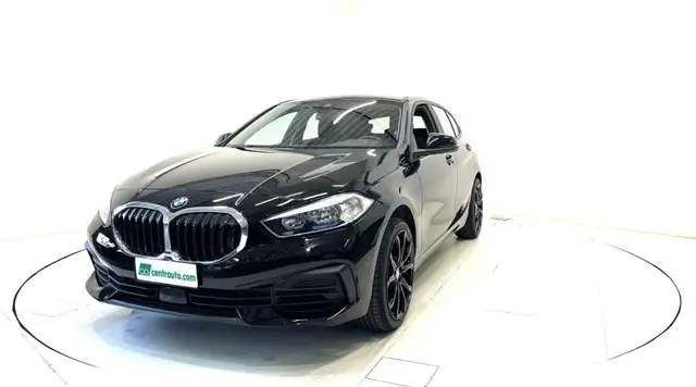BMW 1 Series view 3