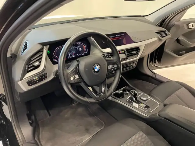 BMW 1 Series view 15
