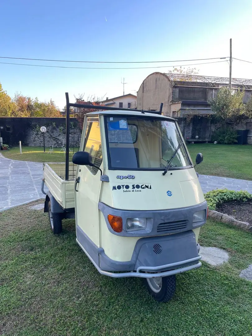 Piaggio Ape 50 Yellow - 1