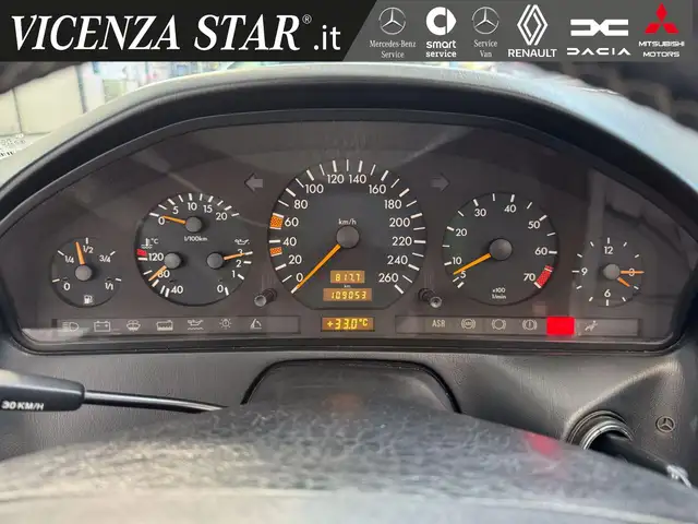 Mercedes-Benz SL view 6