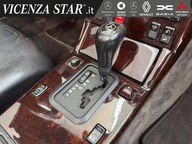 Mercedes-Benz SL view 8