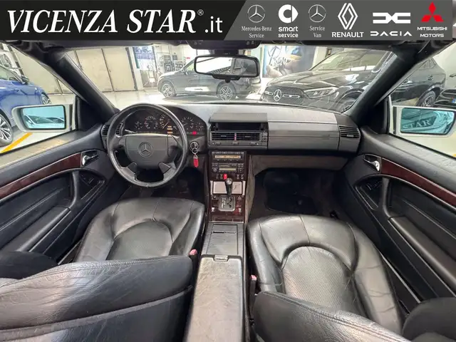 Mercedes-Benz SL view 5