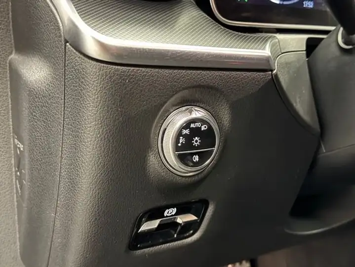 Mercedes-Benz Clase C 2023, foto 18
