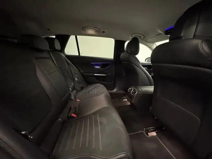 Mercedes-Benz Clase C 2023, foto 42