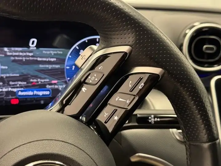 Mercedes-Benz Clase C 2023, foto 24