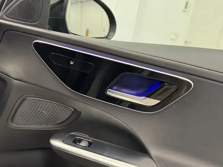 Mercedes-Benz Clase C 2023, foto 27