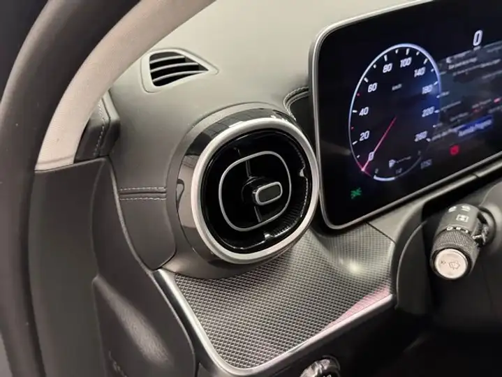 Mercedes-Benz Clase C 2023, foto 17