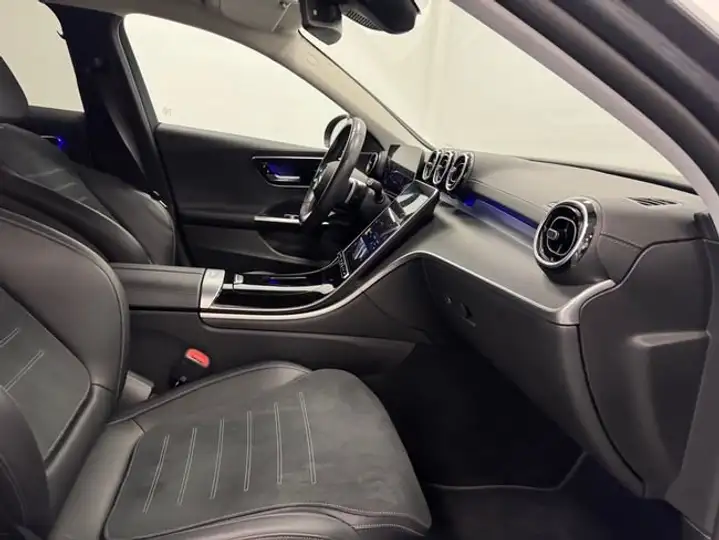 Mercedes-Benz Clase C 2023, foto 26