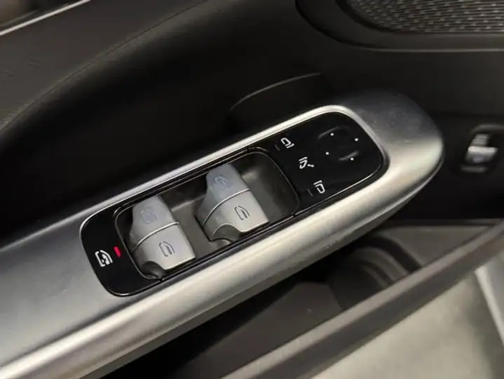 Mercedes-Benz Clase C 2023, foto 15