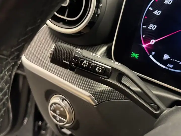 Mercedes-Benz Clase C 2023, foto 21