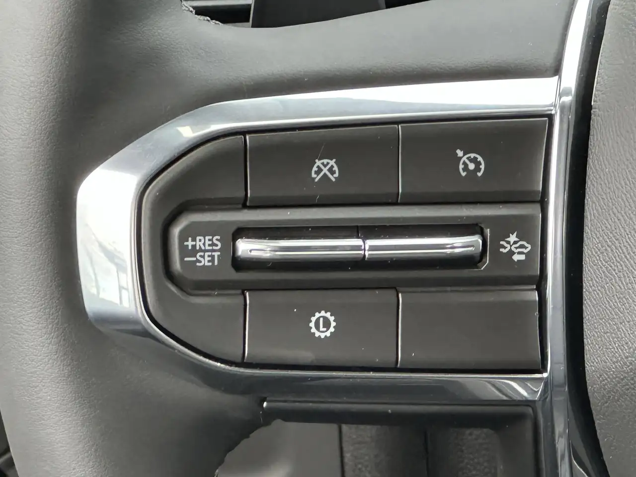 GMC Yukon снимка GMC Yukon