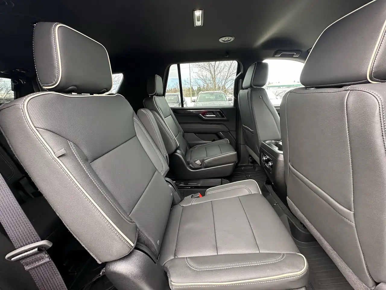 GMC Yukon снимка GMC Yukon