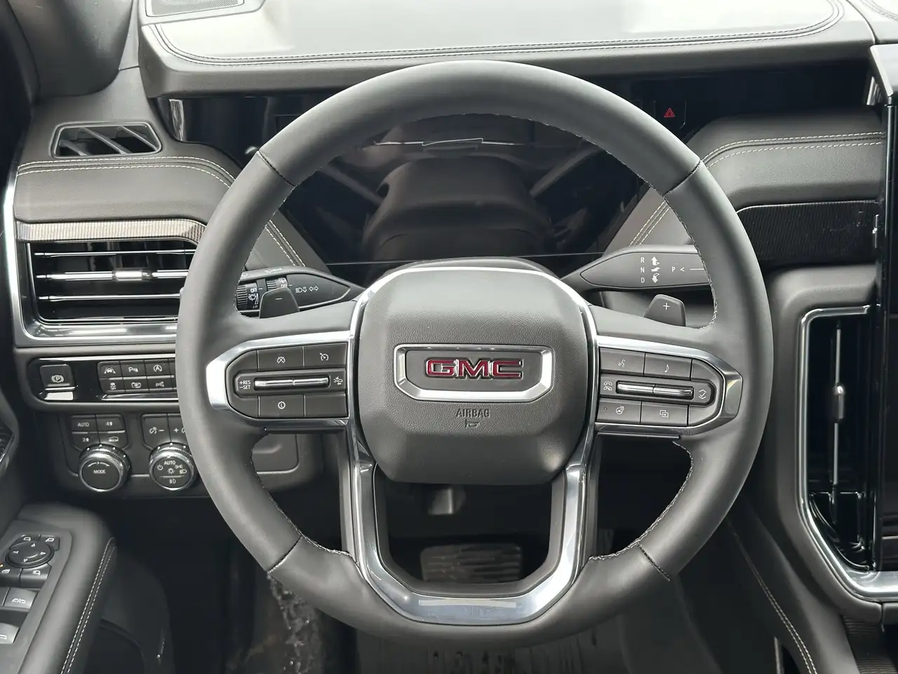 GMC Yukon снимка GMC Yukon