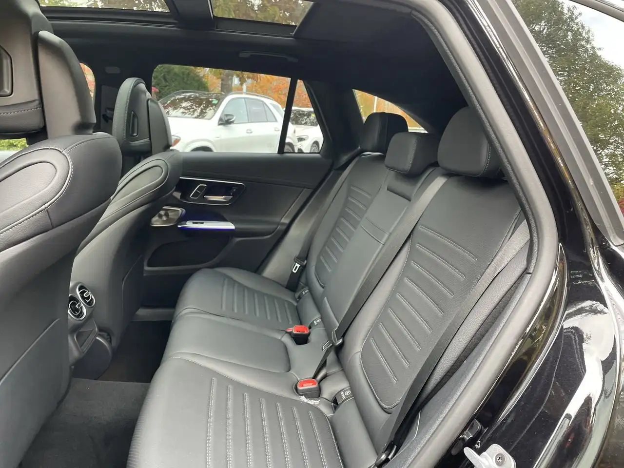 Mercedes-Benz GLC снимка Mercedes-Benz GLC