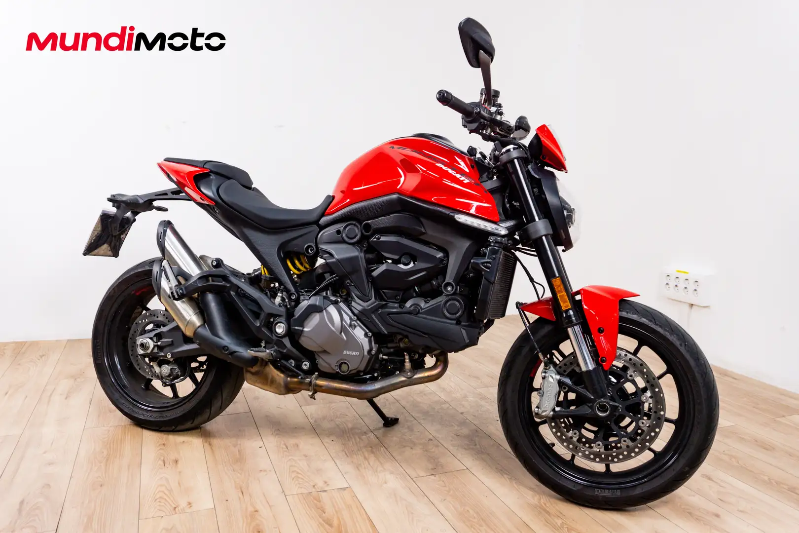 Ducati Monster 937 - 2