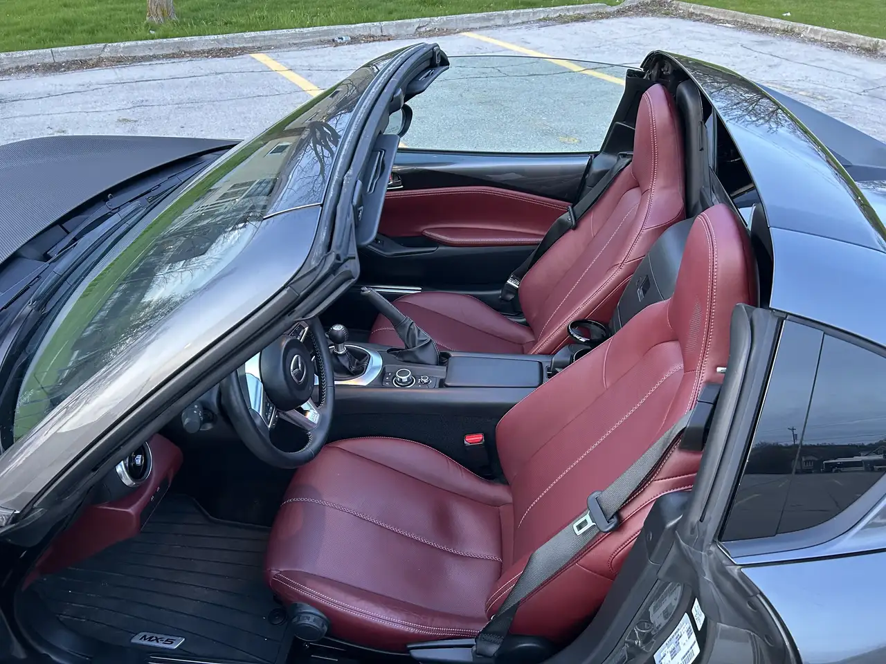 Mazda MX-5 Miata снимка Mazda MX-5 Miata