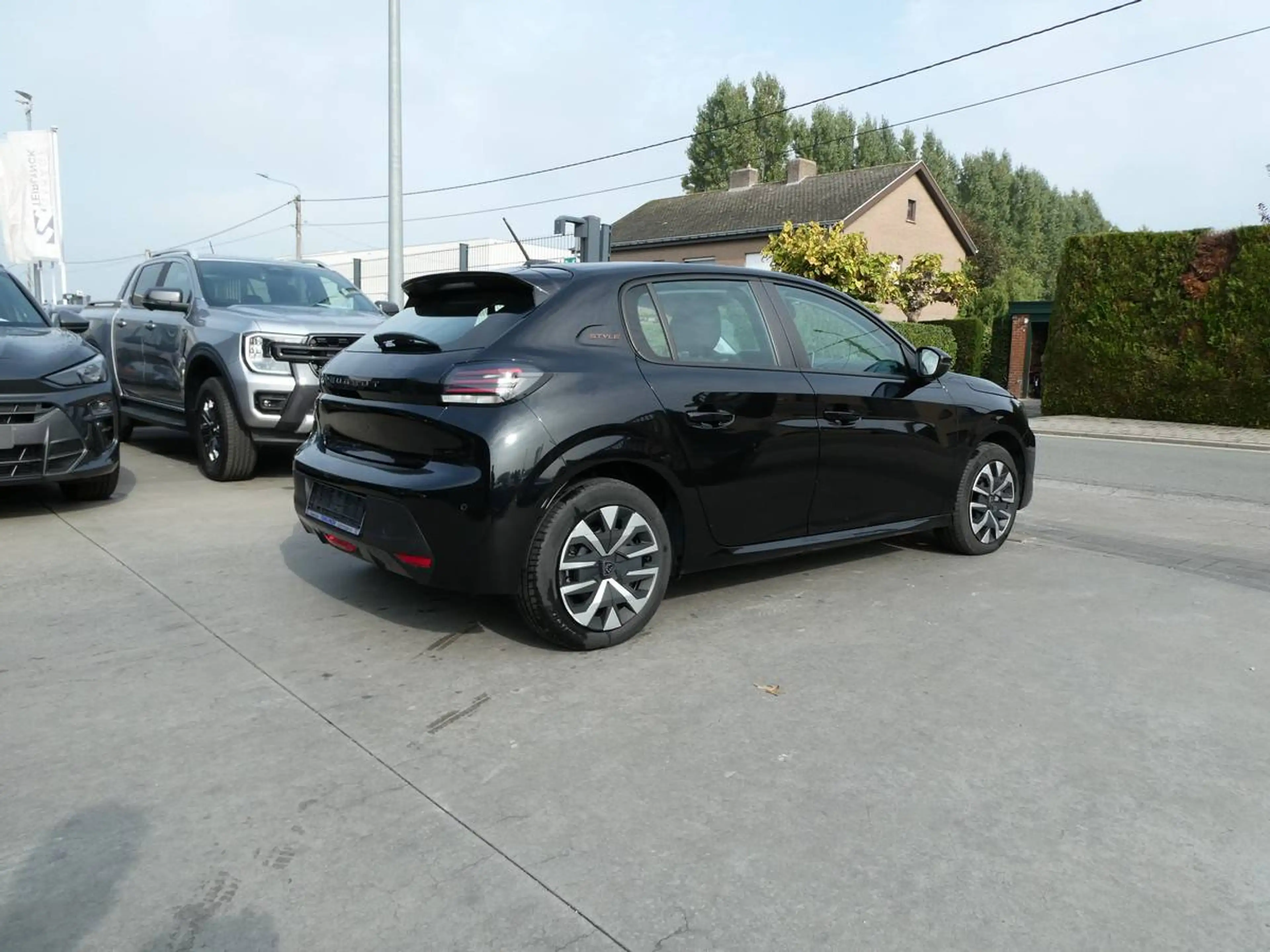 Peugeot e-208 Electric 136pk Style Luxe Automaat '25 16000km (21232) — photo 6