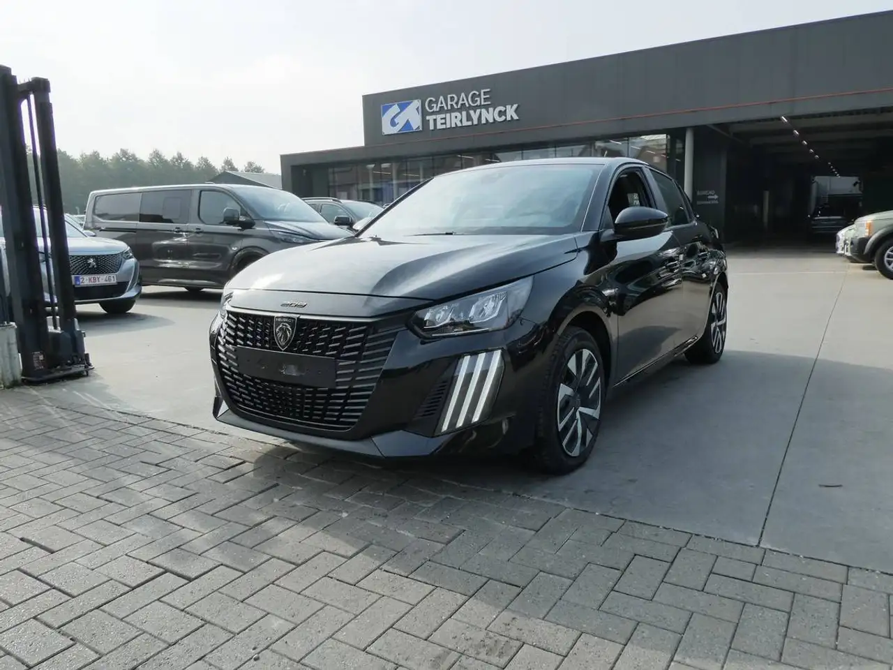 Peugeot e-208