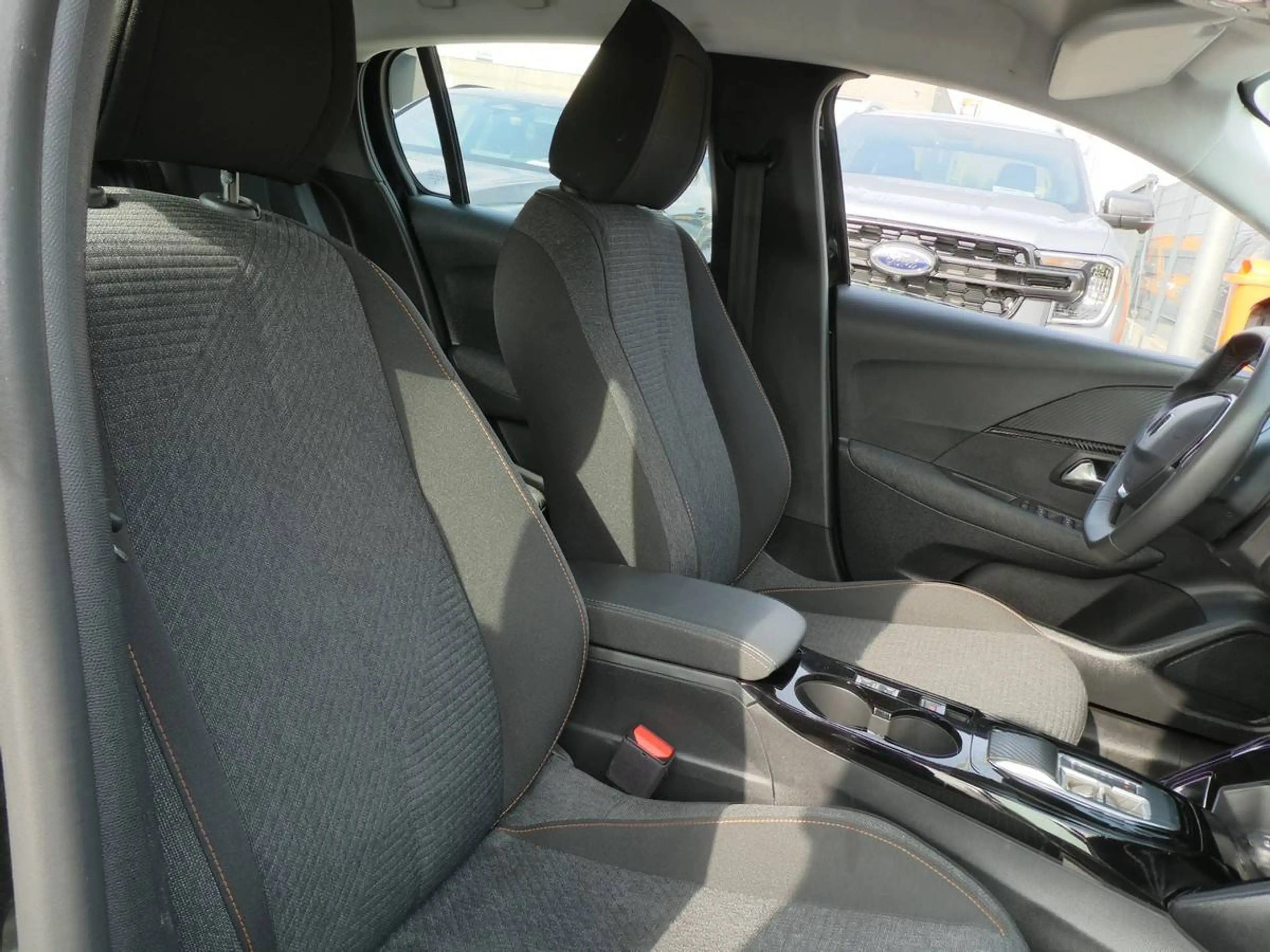 Peugeot e-208 Electric 136pk Style Luxe Automaat '25 16000km (21232) — photo 9