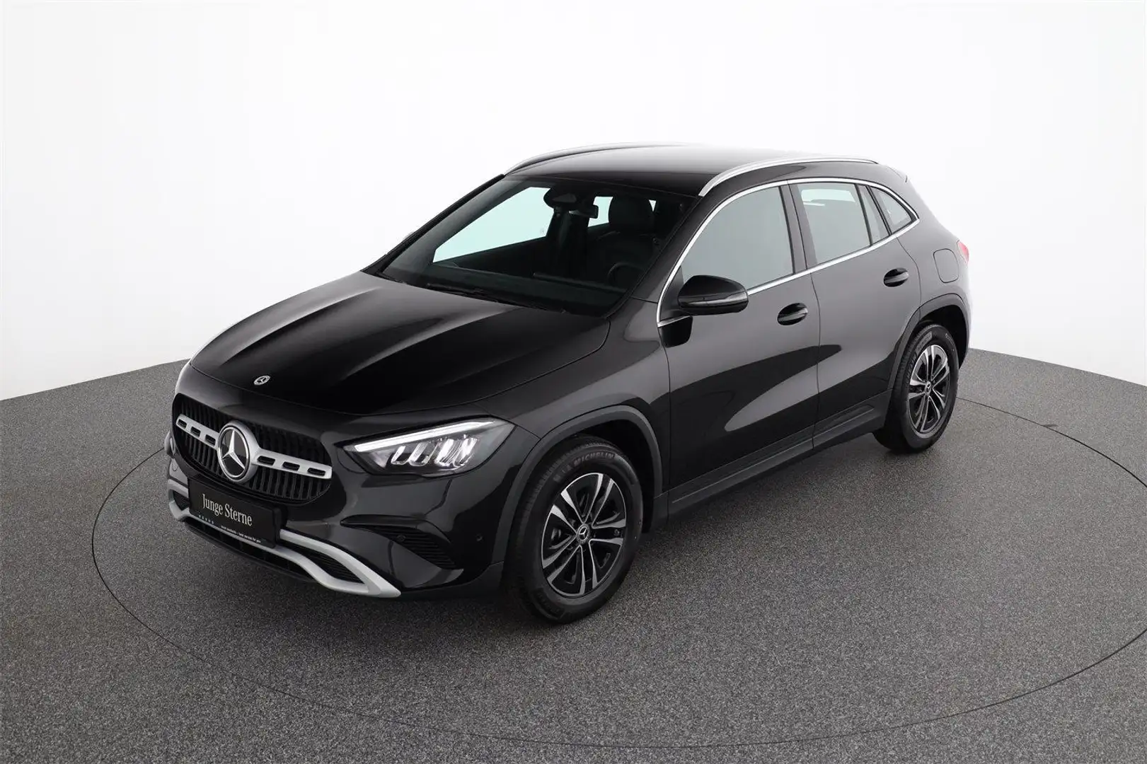 Mercedes-Benz GLA 180 Fernlichtass. Kamera Schwarz - 2