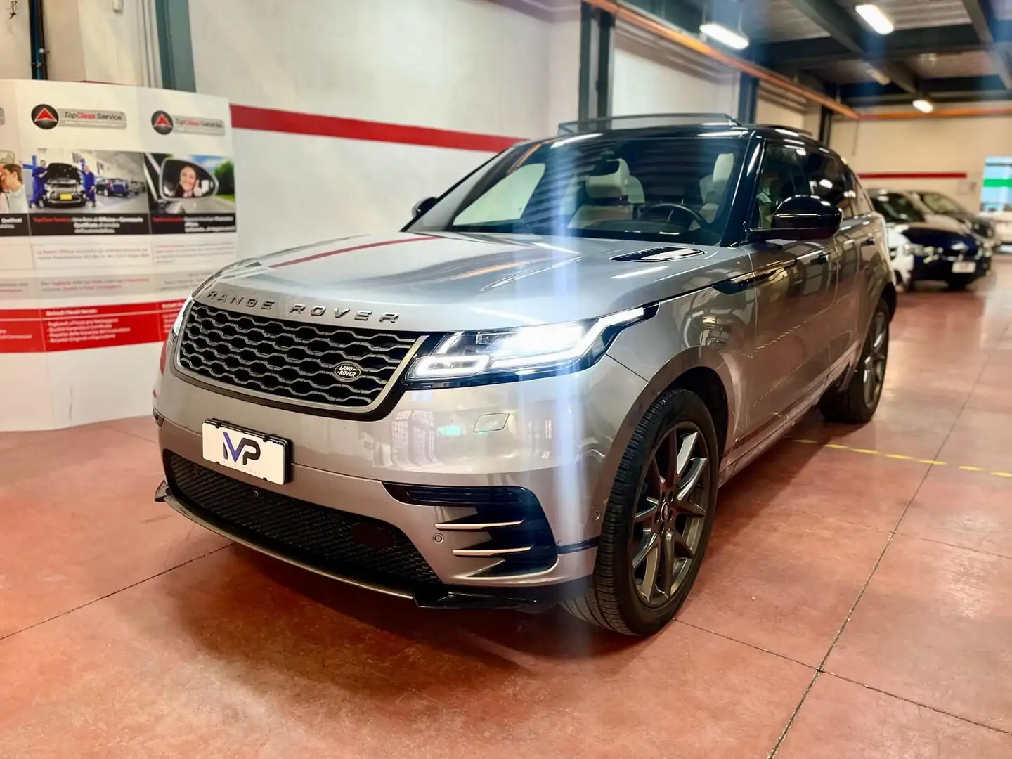 Land Rover Range Rover Velar 2.0D I4 204 CV R-Dynamic HSE Grau - 1
