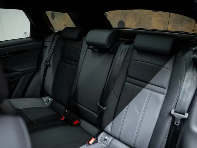 Land Rover Range Rover Evoque view 28