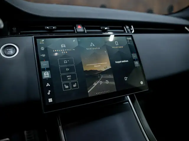 Land Rover Range Rover Evoque view 22