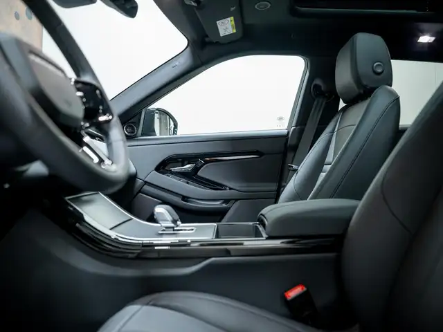 Land Rover Range Rover Evoque view 29