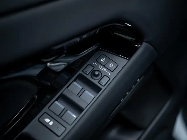 Land Rover Range Rover Evoque view 23