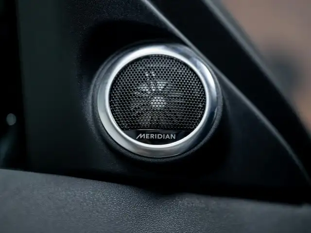 Land Rover Range Rover Evoque view 24