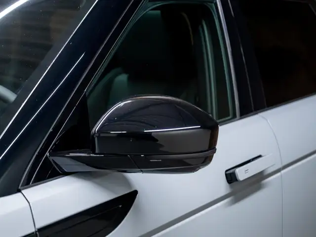Land Rover Range Rover Evoque view 11