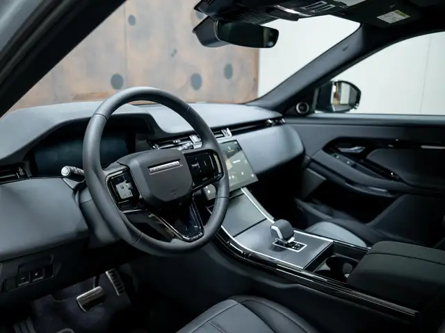 Land Rover Range Rover Evoque view 18