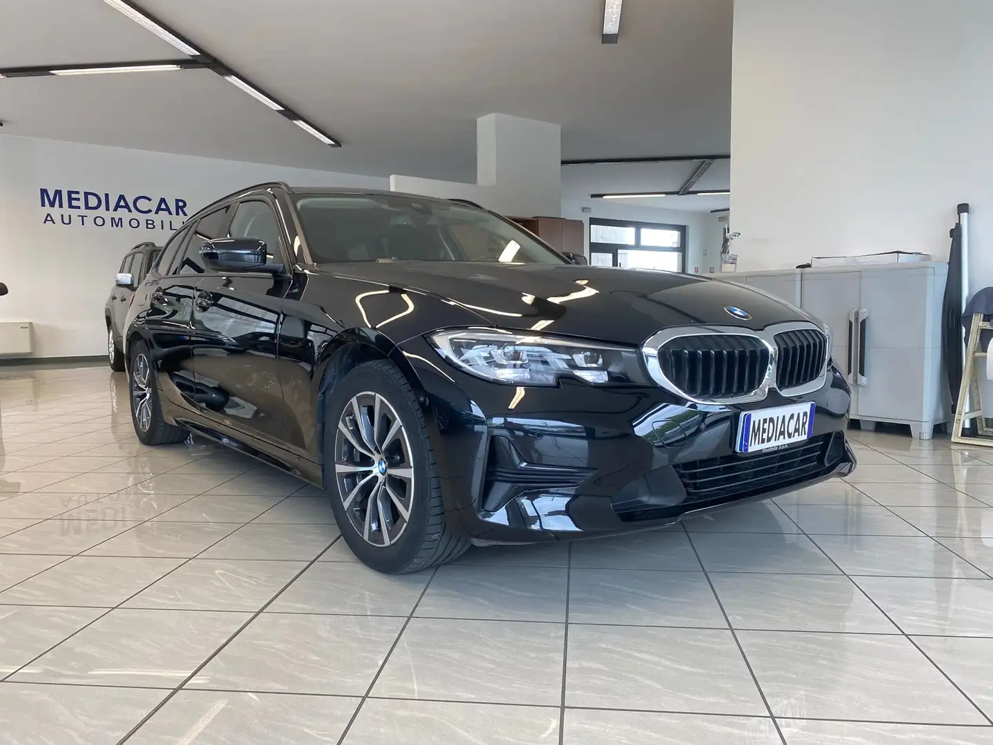 BMW 316 316d Touring mhev 48V Business Advantage auto Negro - 1