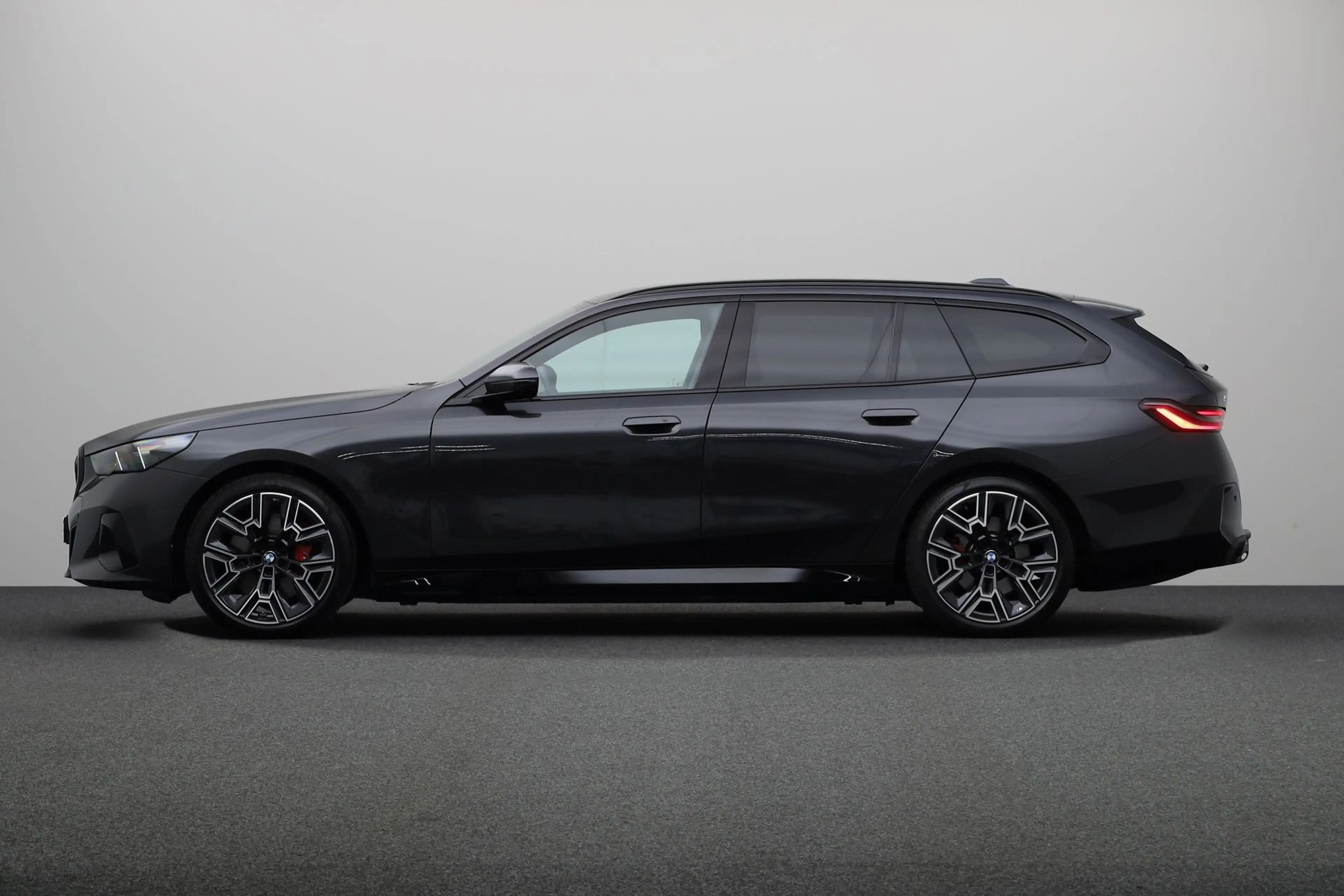 BMW i5 Touring eDrive40 M Sport Pro Edition 84 kWh | Trek — photo 12