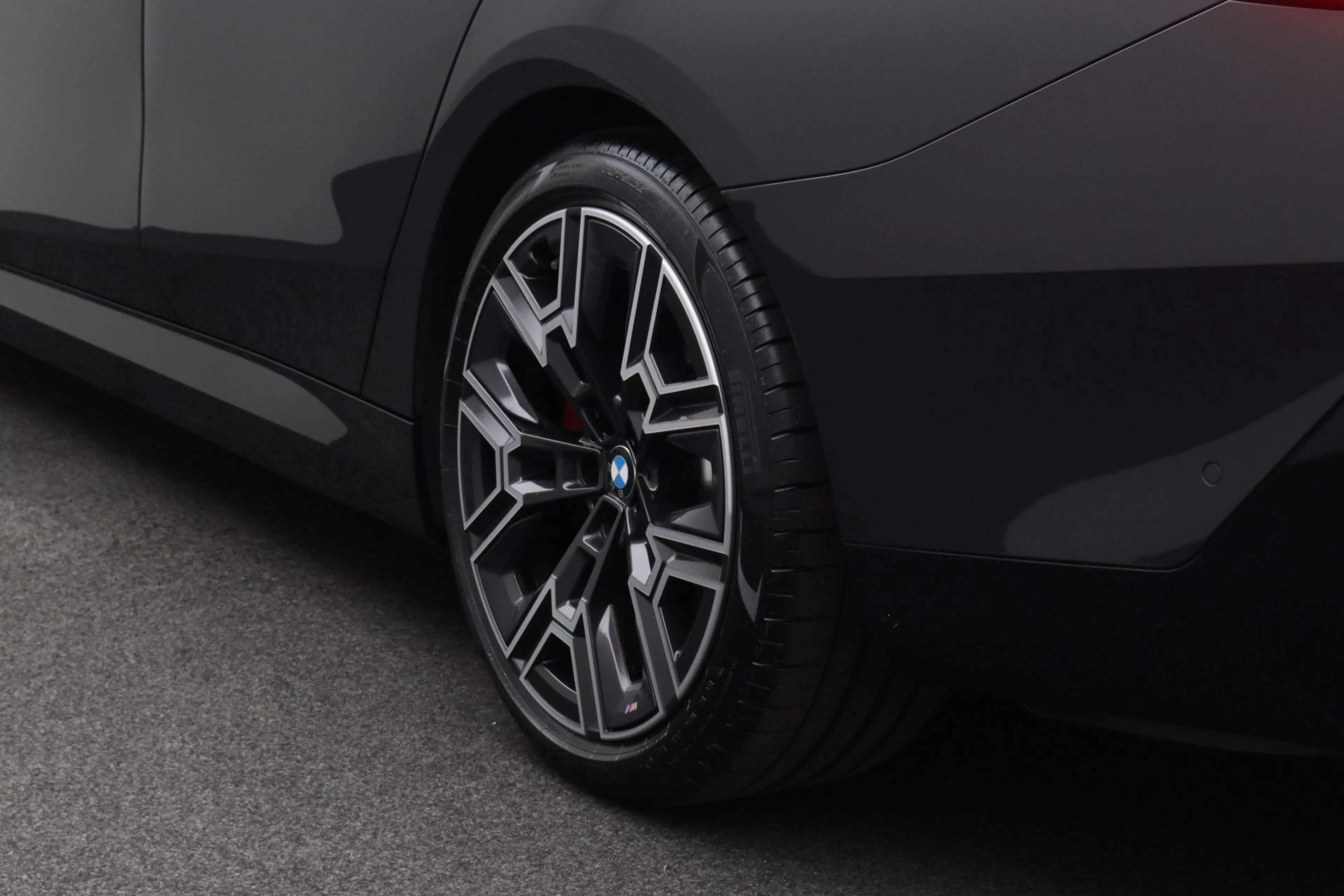 BMW i5 Touring eDrive40 M Sport Pro Edition 84 kWh | Trek — photo 5