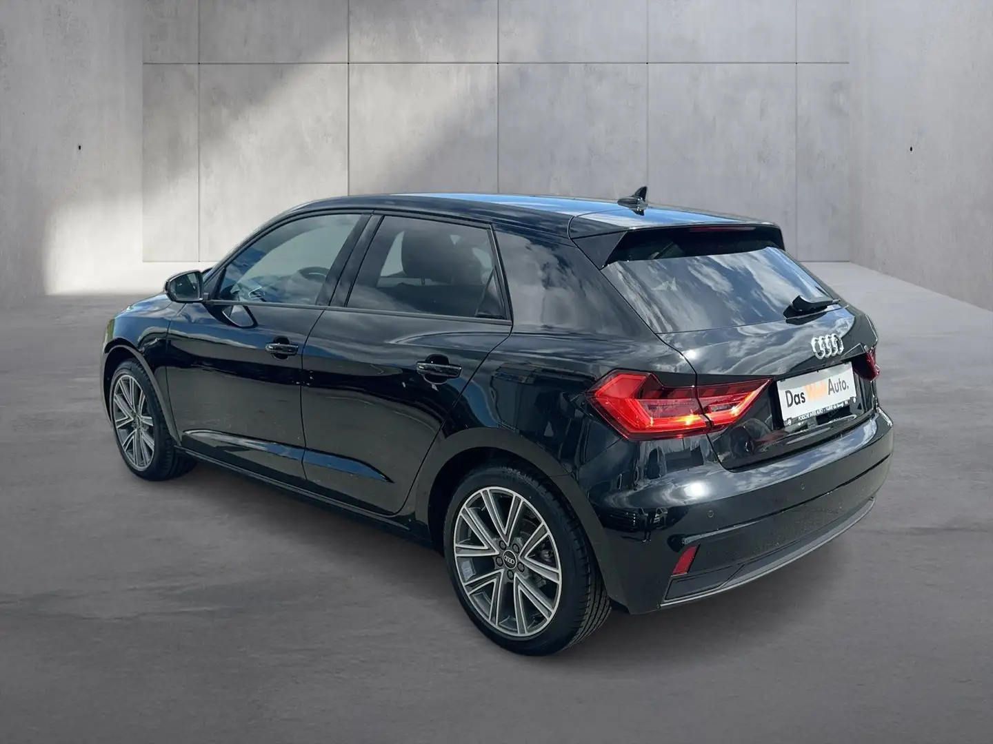 Audi A1 30 TFSI intense Schwarz - 2