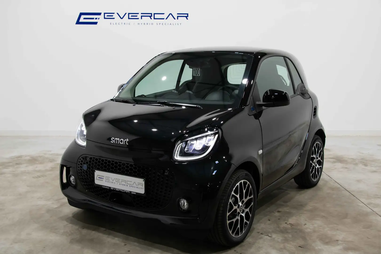 smart forTwo EQ COMFORT 22KW ***PANO*HEATED SEATS+STEERING*** Noir - 1