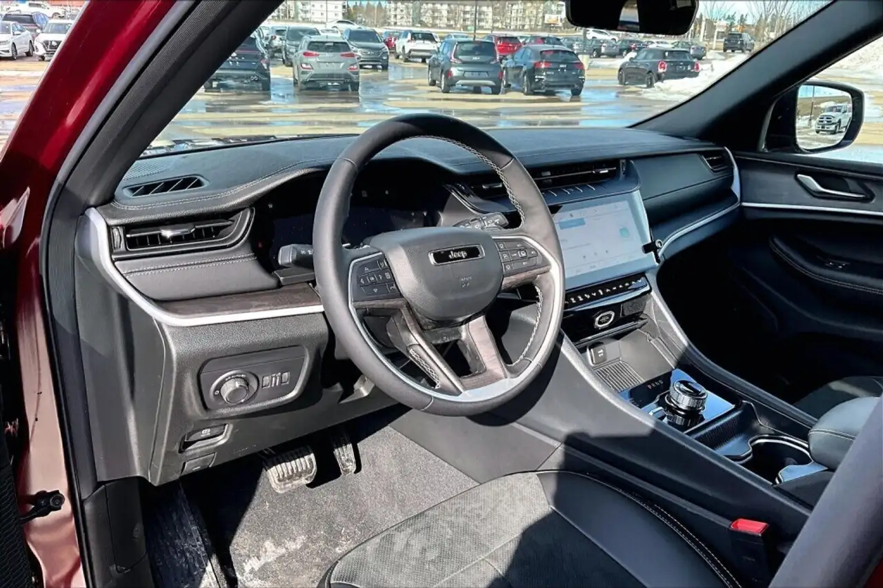 Jeep Grand Cherokee снимка Jeep Grand Cherokee