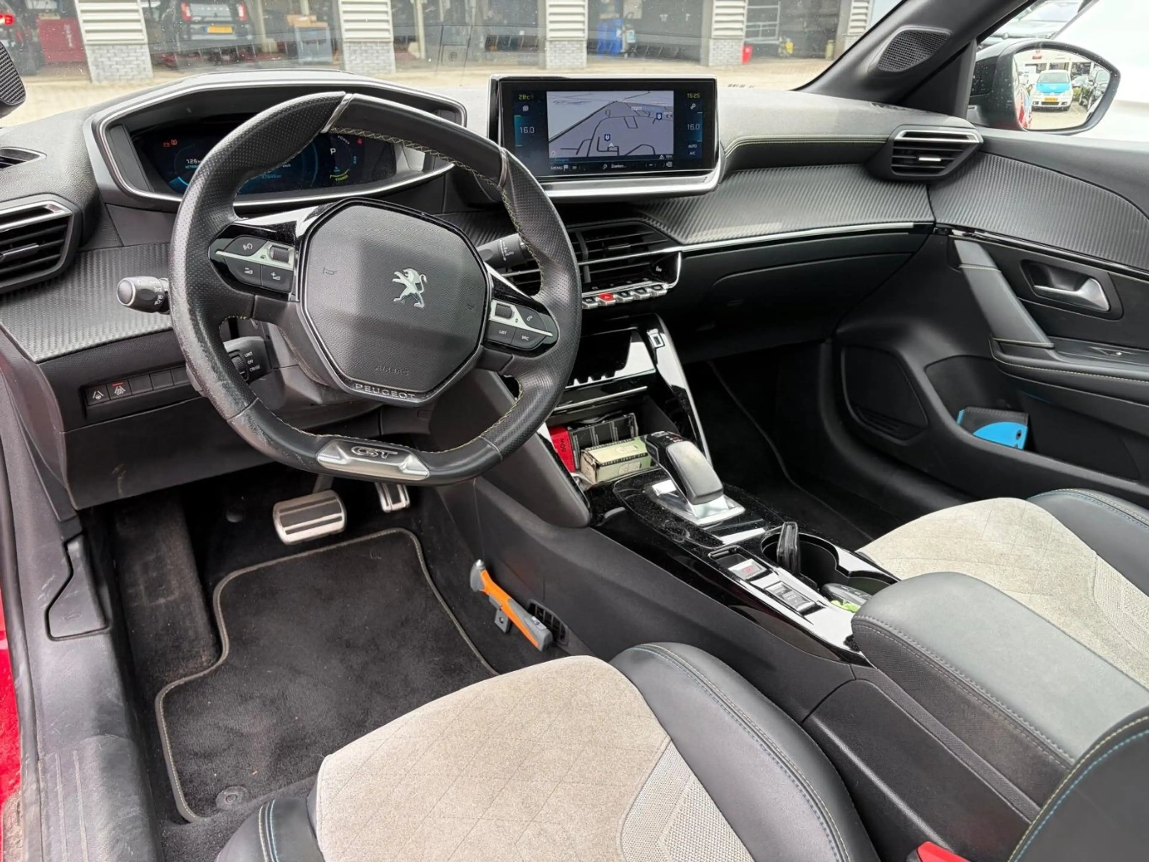 Peugeot e-208 EV GT 350 50 kWh Panorama Dak | Leder/Alcantara | — photo 4