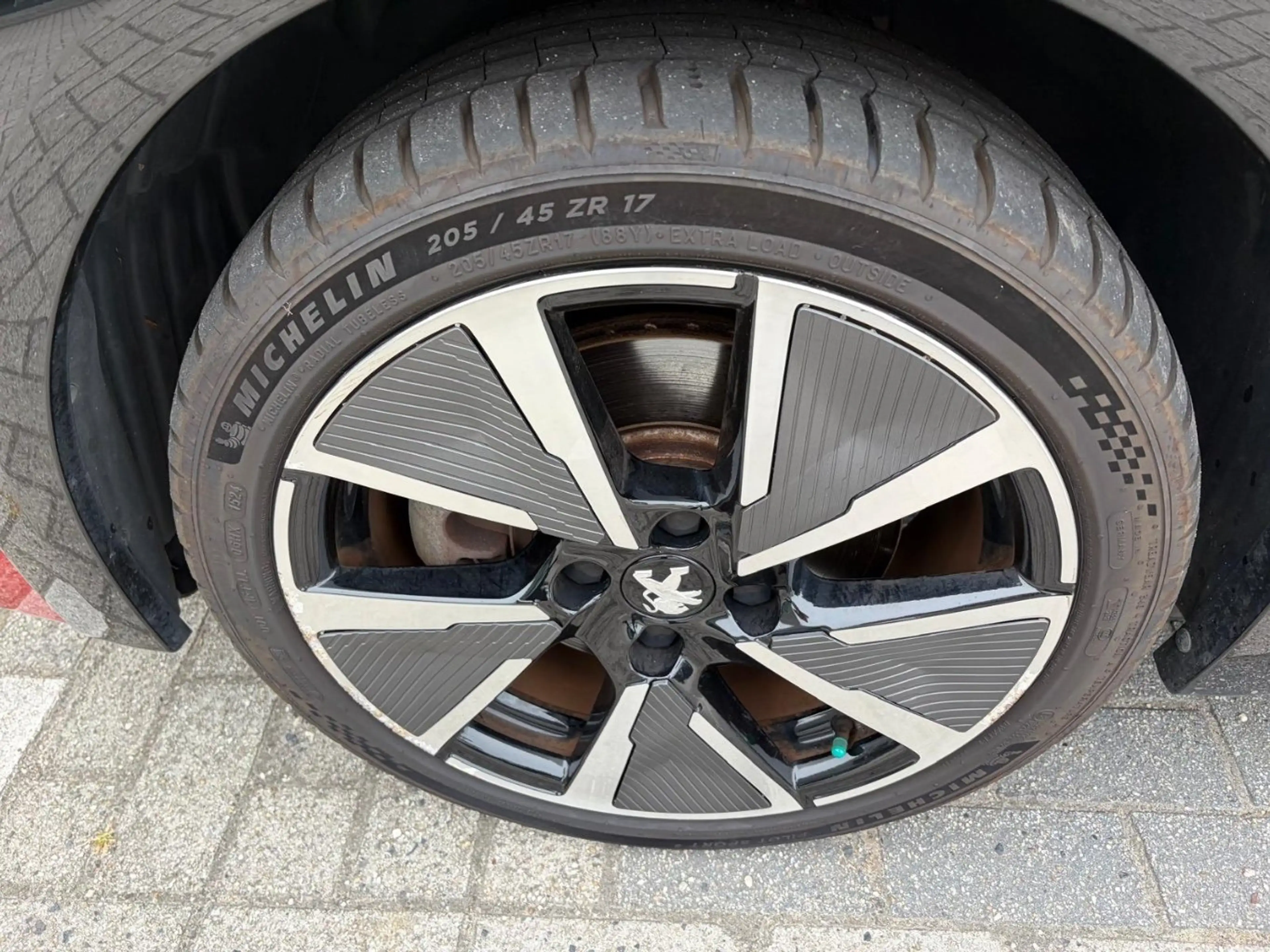 Peugeot e-208 EV GT 350 50 kWh Panorama Dak | Leder/Alcantara | — photo 9