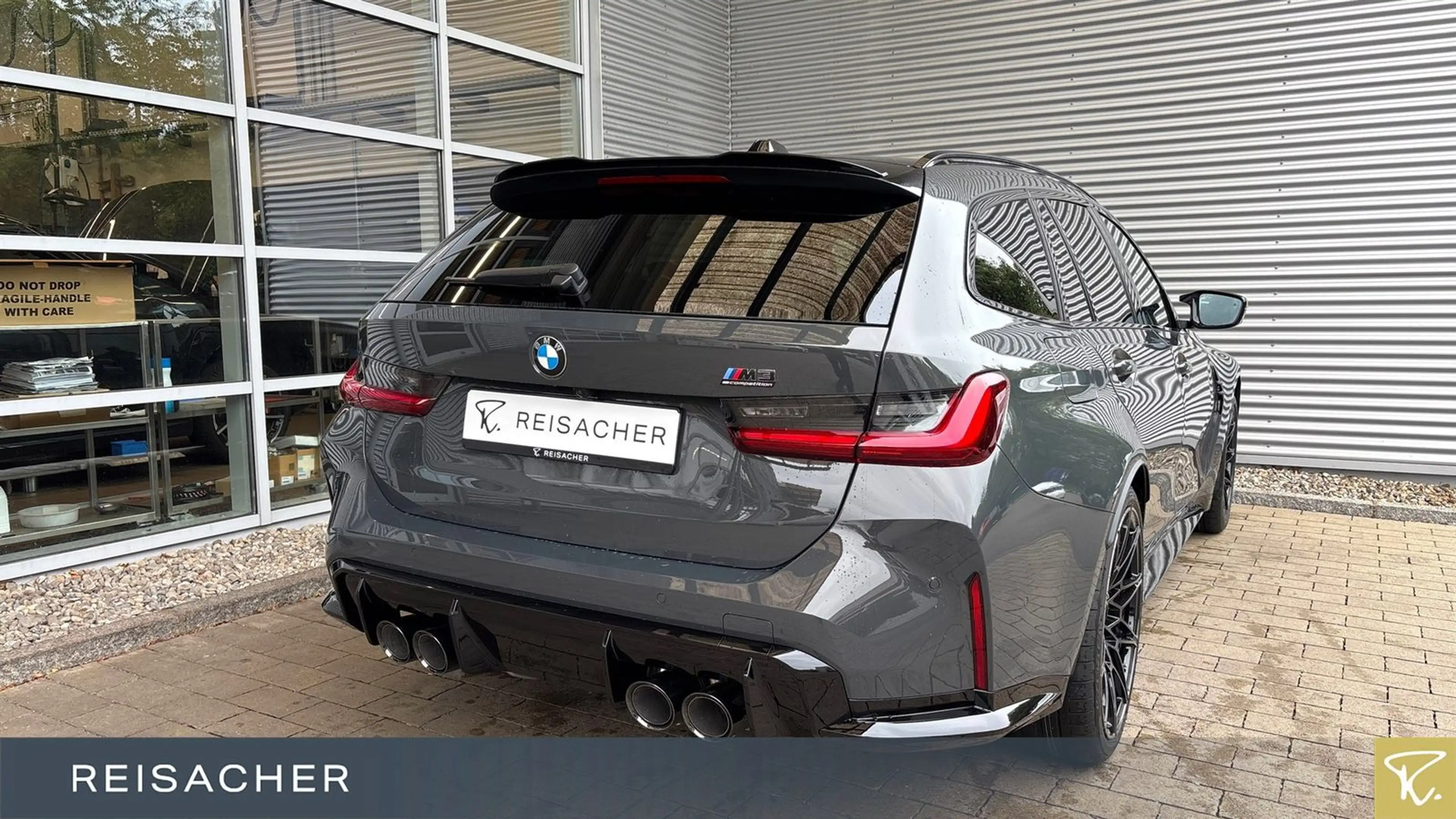 BMW M3 Competition mit M xDrive Touring DAB Radio — photo 2