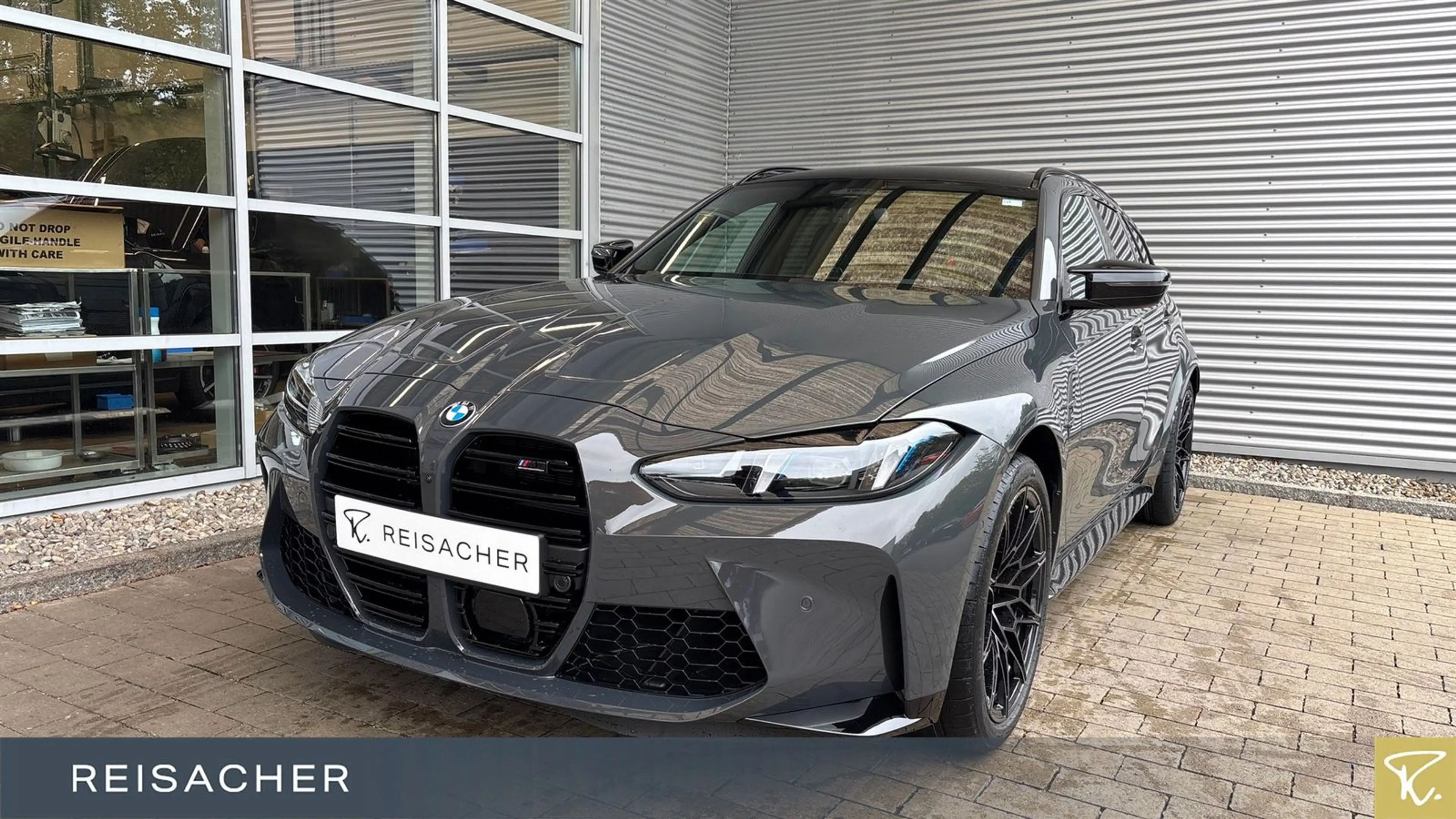 BMW M3 Competition mit M xDrive Touring DAB Radio
